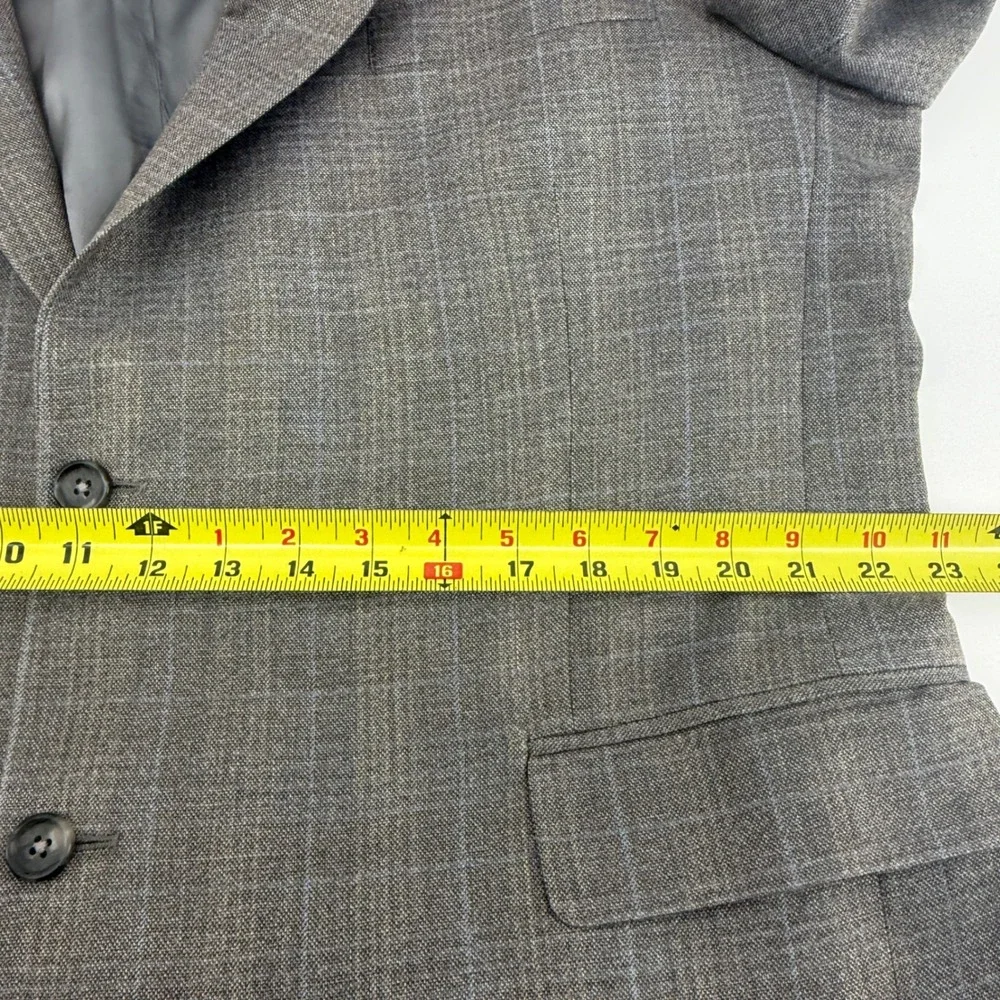 Jos A Bank Signature Collection Blazer Mens 46R Gray Silk Wool Plaid Sport Coat
